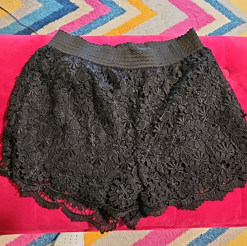 Women's Size Small Alt. B Black Floram Crochet Layered Shorts Casual Dressy